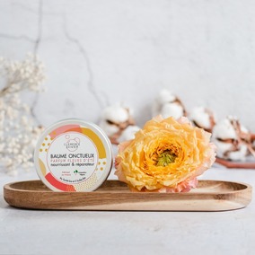 Zoom sur le baume onctueux fleurs d'été de @clemenceetvivien ❤️  Il peut être utilisé pour le corps, le visage et même les cheveux ! 😳 Et oui, vous pouvez même l'utiliser comme masque pour vos cheveux !  Les petits +  🌼 🌺 Sa douce odeur fleurie est parfaite pour l'été !  🌱 Une composition 100% naturelle : beurre de karité, huile de graines de sésame, huile de graines de tournesol, huile de noyau d’abricot, huile d’avocat, huile de graines de carthame, parfum naturel de fleurs d’été, vitamine E  #frenethique #baumesolide #baumenaturel #baumessolides #soincorps #soinvisage #soinvisagenaturel #cosmetiquezerodechet #zéroplastique #zérodéchet #zerodechetsalledebain