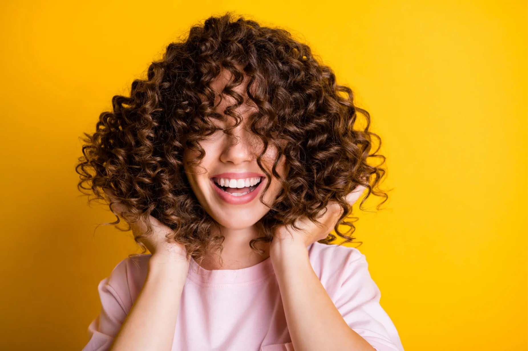 Comment prendre soin de ses cheveux bouclés ?