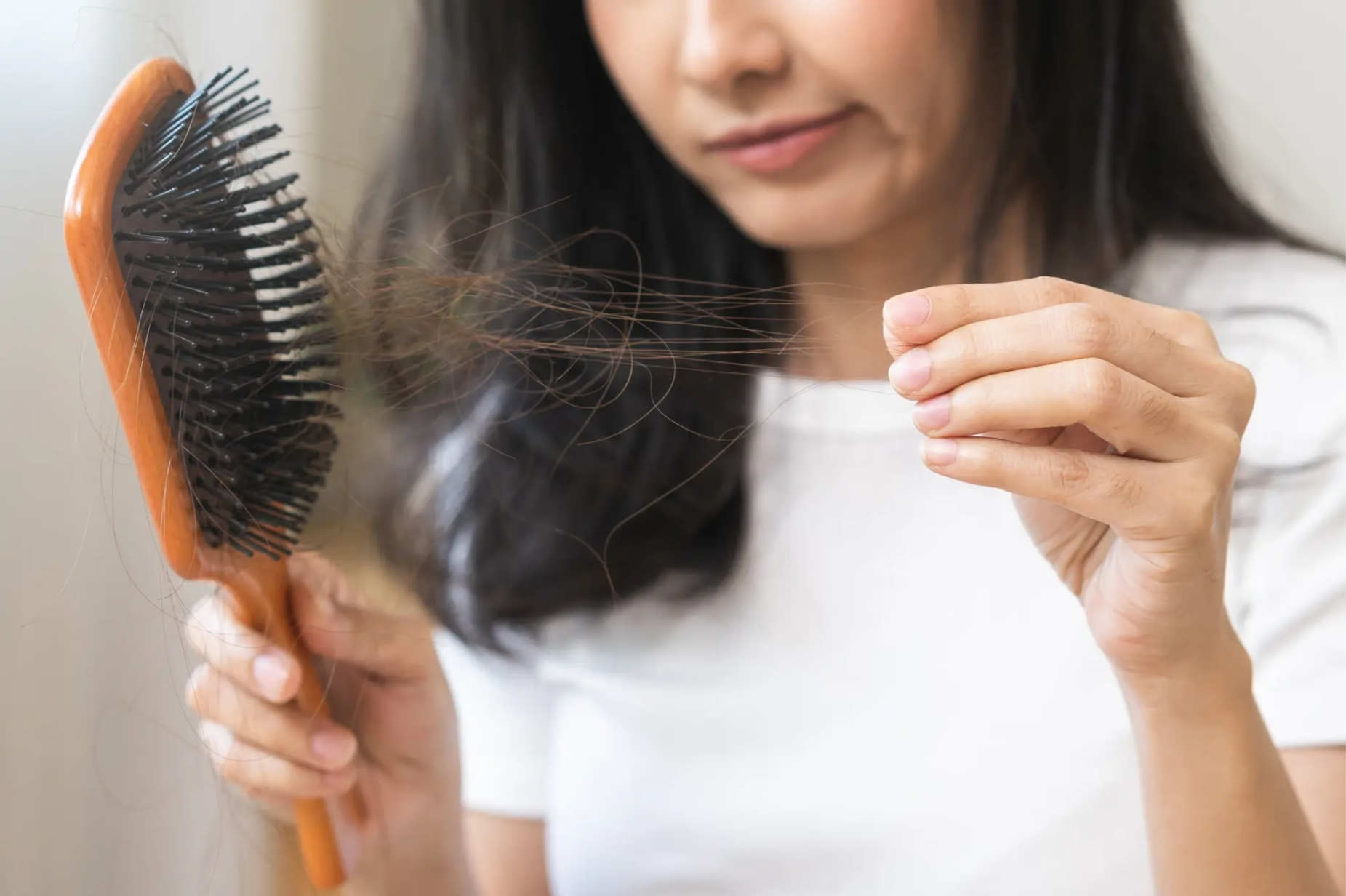 Pourquoi est-ce que je perds mes cheveux en automne ?